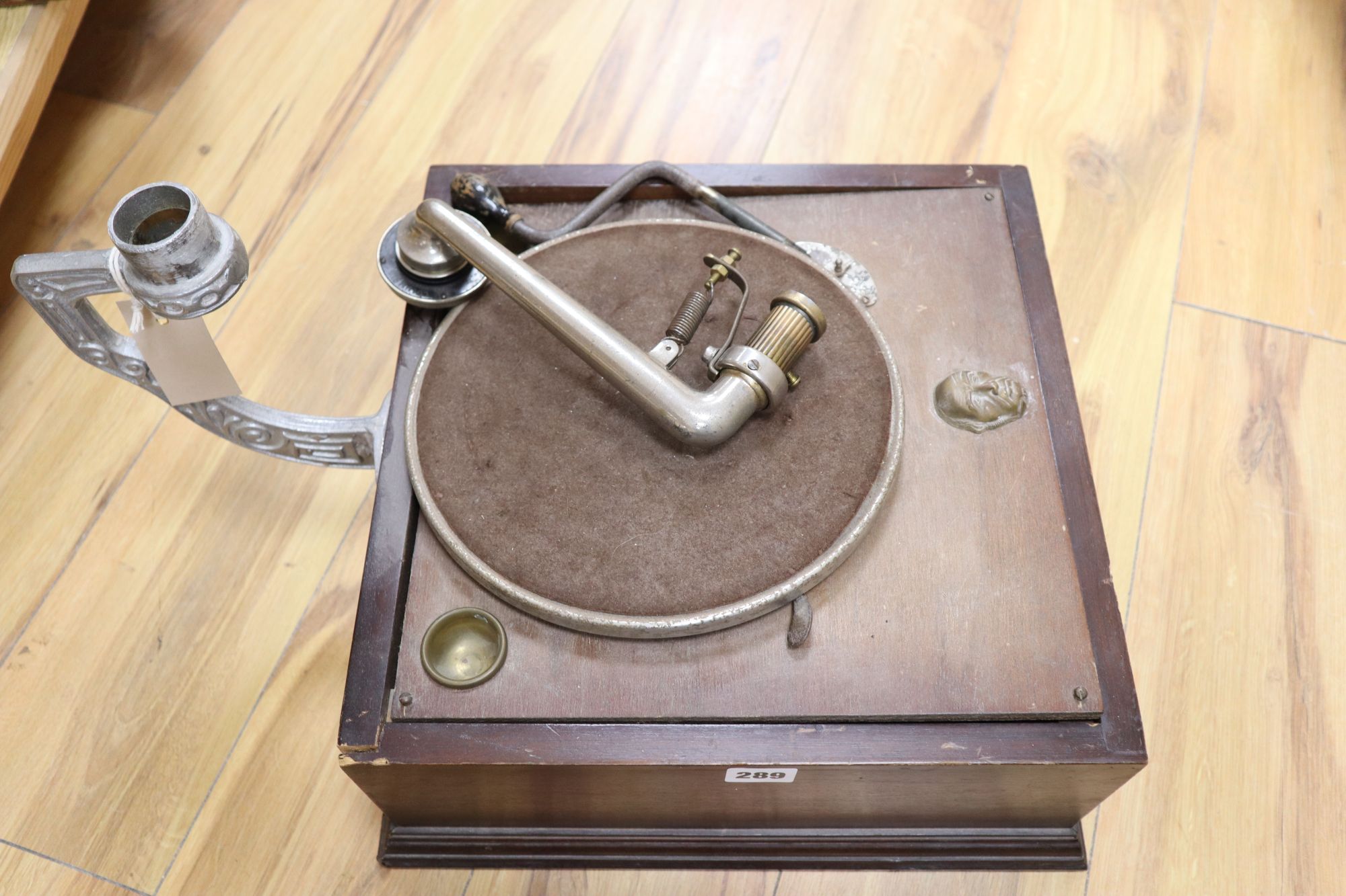 An early 20th century gramophone and horn, overall height 70cm